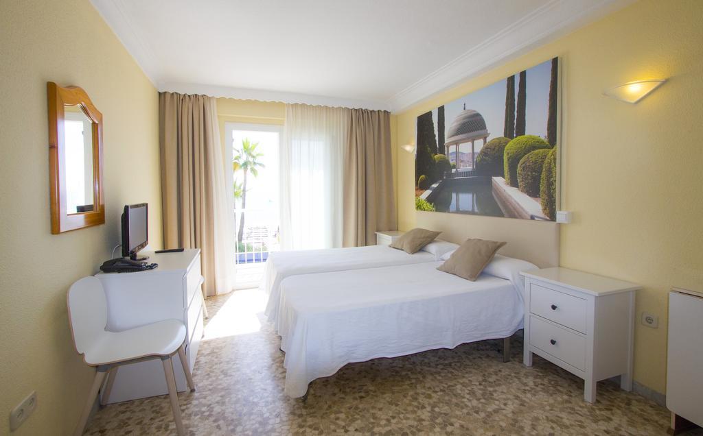 Playa Miguel Beach Club ตอร์เรโมลิโนส ภายนอก รูปภาพ